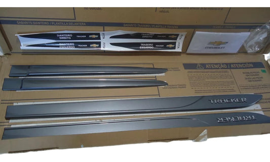 Jogo de Frisos Laterais Cinza Santin Steel Tracker 2021 Original GM 98551307