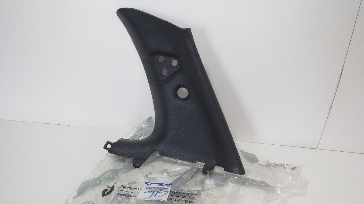 Moldura Acabamento Coluna Traseira Lado Direito Palio 2001/2007 Original Fiat 735291753