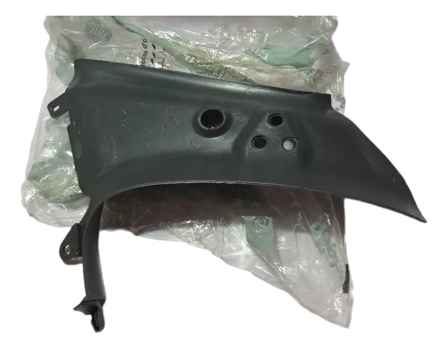 Moldura Acabamento Coluna Traseira Lado Direito Palio 2001/2017 Original Fiat 735291753