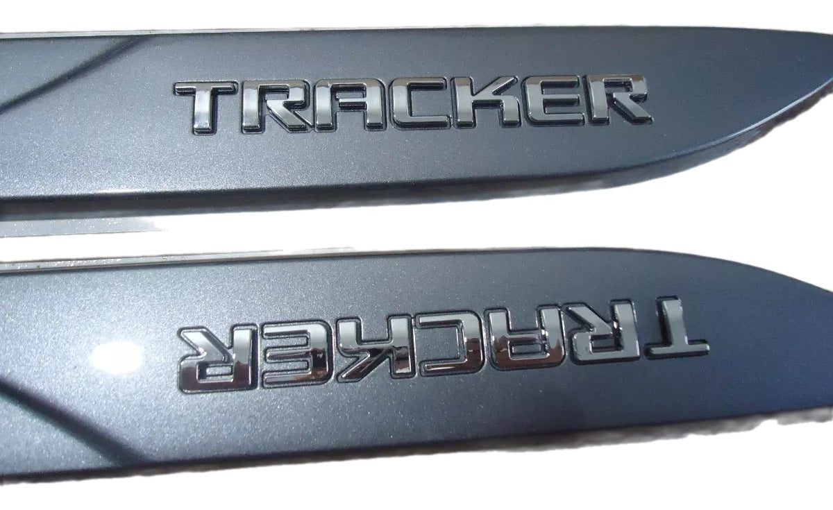 Jogo de Frisos Laterais Cinza Santin Steel Tracker 2021 Original GM 98551307