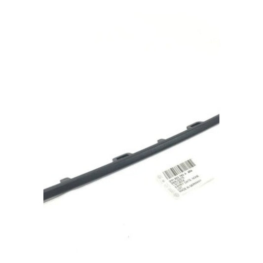 Friso Grade Preto Superior Esquerdo – Volkswagen Amarok