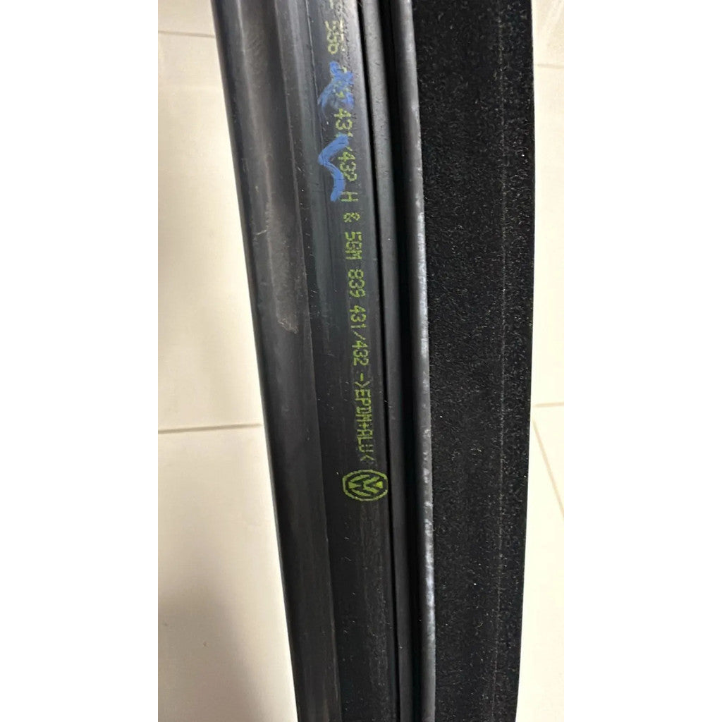Canaleta Trilho Borracha Porta Traseira Lado Direito – Volkswagen Golf