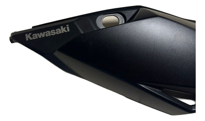 Tampa Traseira Lateral Direita Kawasaki Versys 300 2017/2025 Original Kawasaki 14093-0555