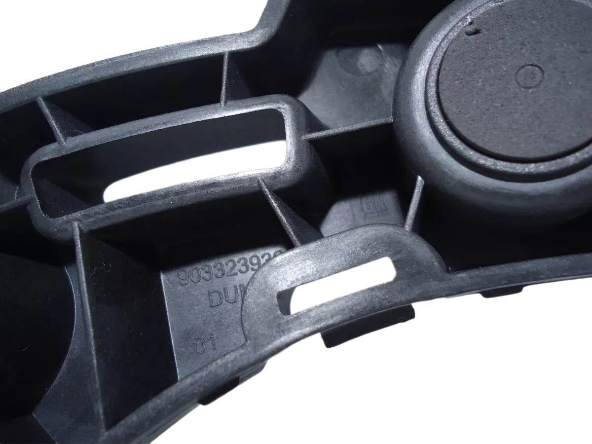 Guia Parachoque Traseiro Lado Direito Tracker 2021/2022 Original GM 26279909