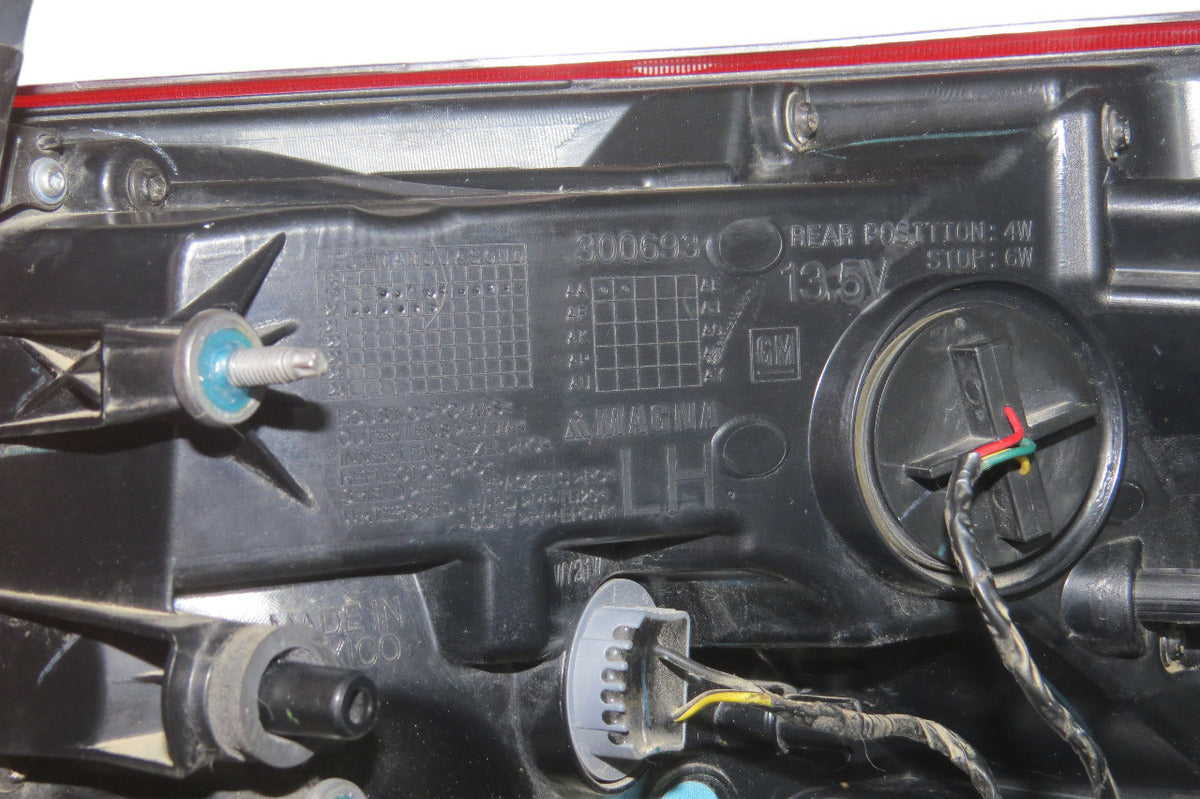 Lanterna de Freio Traseira Esquerda Onix B Sedan LT 2020/2022 Original GM 26337496