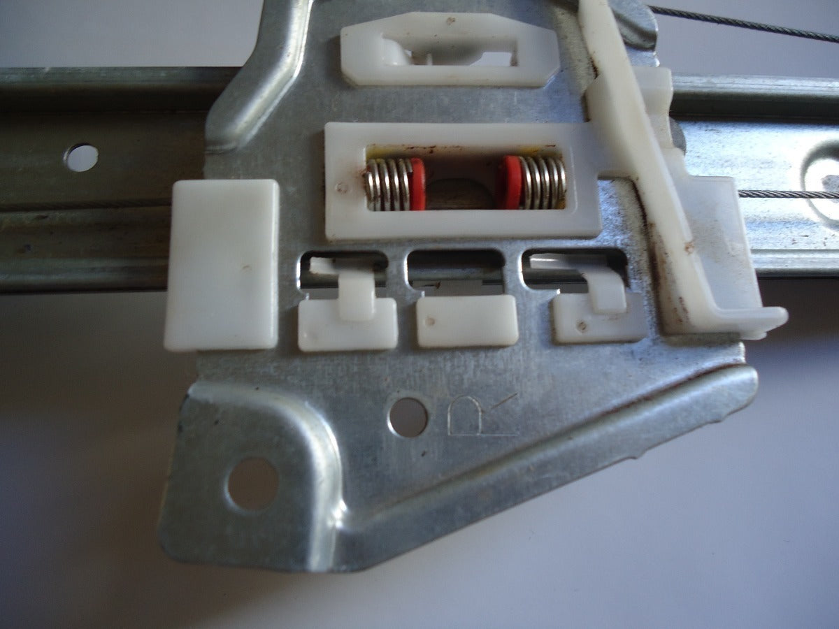 Máquina de Vidro Porta Traseira Direita Grand Vitara 2005/2016 Original Suzuki 8350165J01