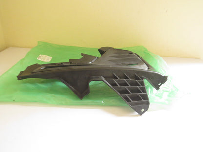 Moldura do Farol de Milha Esquerdo Onix Plus 2020/2023 Original GM 26305046