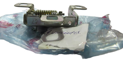 Fechadura Inferior Capô Grand Siena Punto Linea Original Fiat 51777257