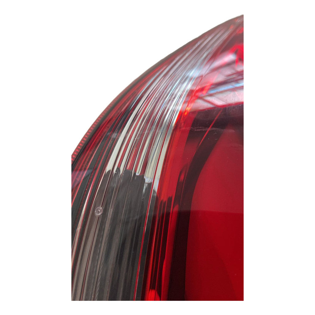 Lanterna Traseira Esquerda GM Tracker 2019 a 2025 Original 26344410