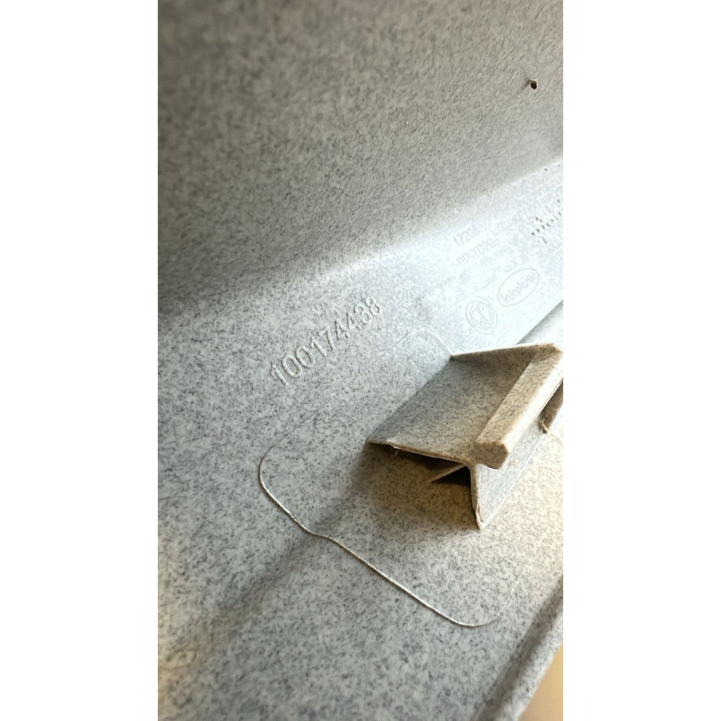 Moldura Acabamento Coluna Direita Para-brisa Fiat Punto Linea 100174438