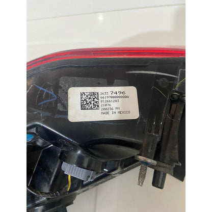 Lanterna Traseira Esquerda GM Onix 2020 a 2023 Original com Detalhe 26393727