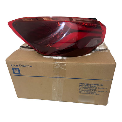 Lanterna Traseira Esquerda GM Onix 2020 a 2023 Original com Detalhe 26393727