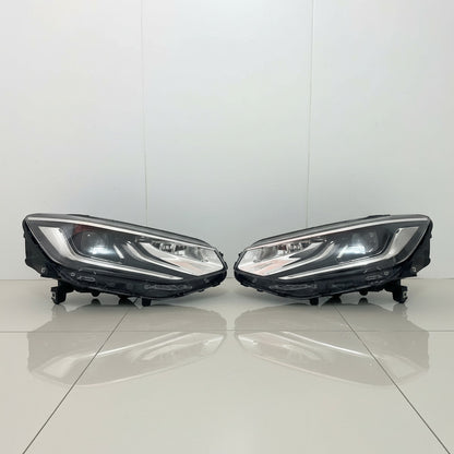 Par de Farol Cherolet GM Tracker 2021 a 2025 Original