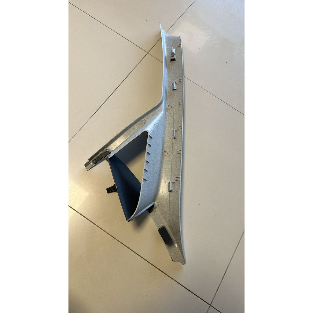 Moldura Acabamento Coluna Direita Para-brisa Fiat Punto Linea 100174438