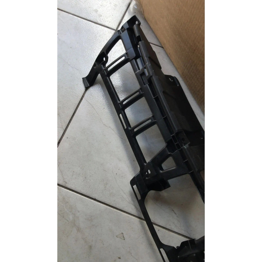 Suporte Grade Dianteira Suzuki Vitara 2017 2018 Novo Original 7212154p0