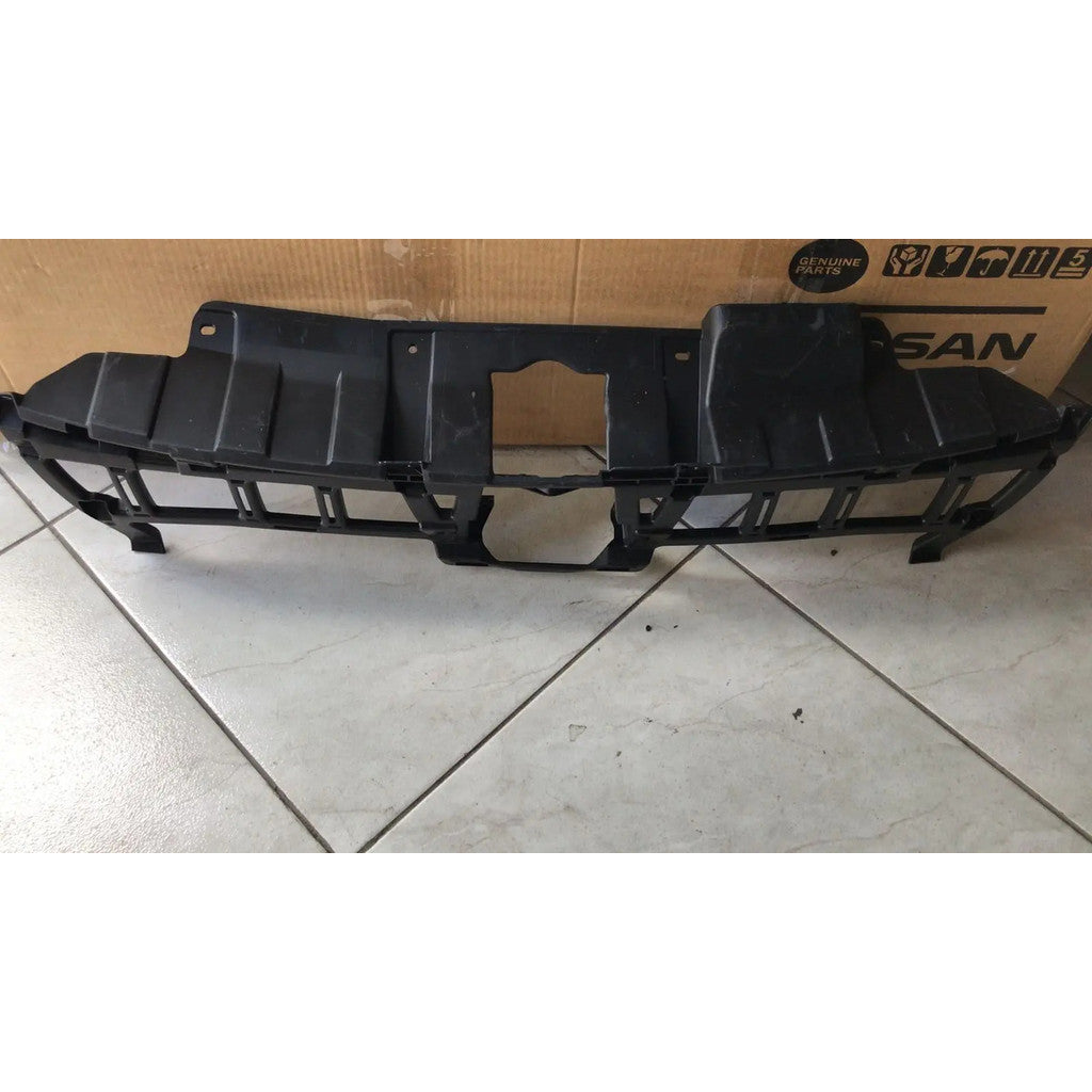 Suporte Grade Dianteira Suzuki Vitara 2017 2018 Novo Original 7212154p0