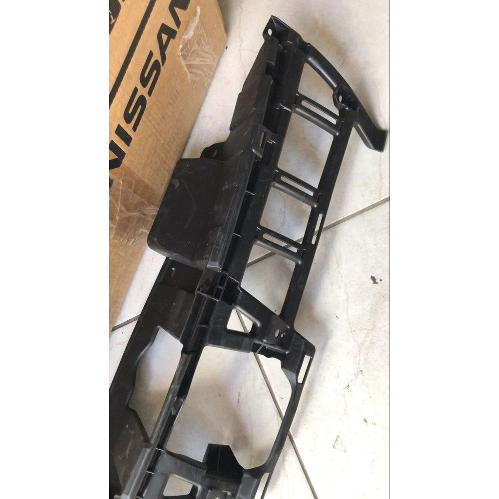 Suporte Grade Dianteira Suzuki Vitara 2017 2018 Novo Original 7212154p0