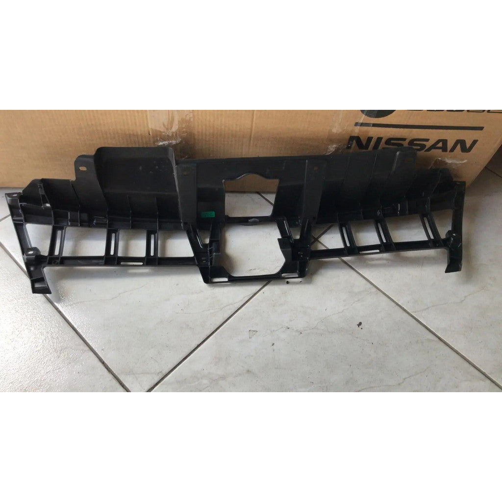 Suporte Grade Dianteira Suzuki Vitara 2017 2018 Novo Original 7212154p0