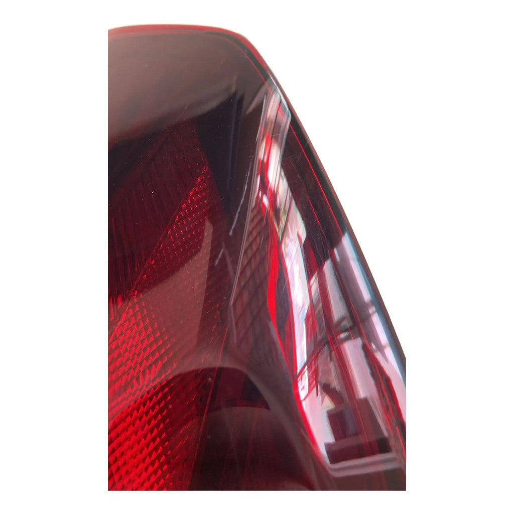 Lanterna Traseira Lado Direito – Chevrolet Onix