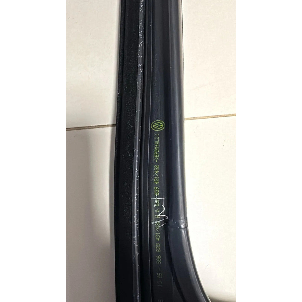 Canaleta Trilho Borracha Porta Traseira Lado Direito VW Golf Original 5G6839432