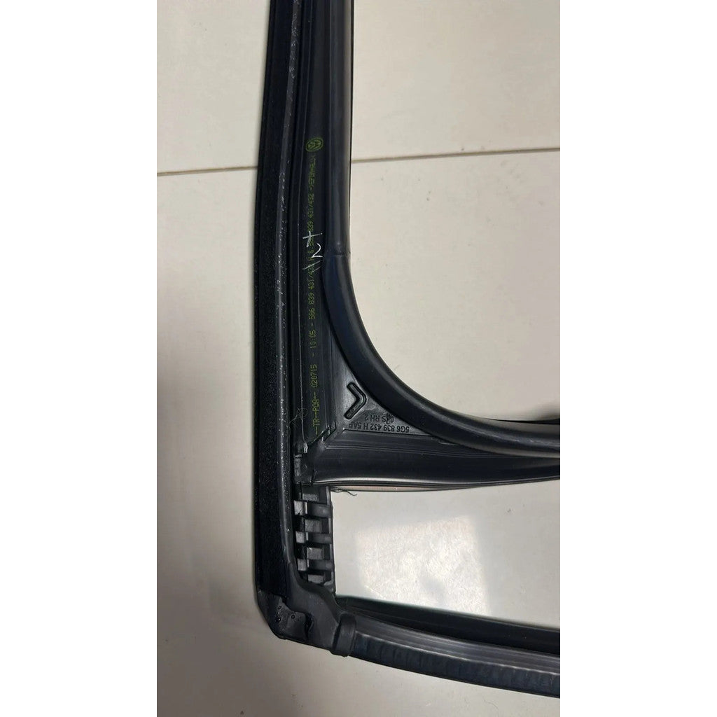 Canaleta Trilho Borracha Porta Traseira Lado Direito VW Golf Original 5G6839432